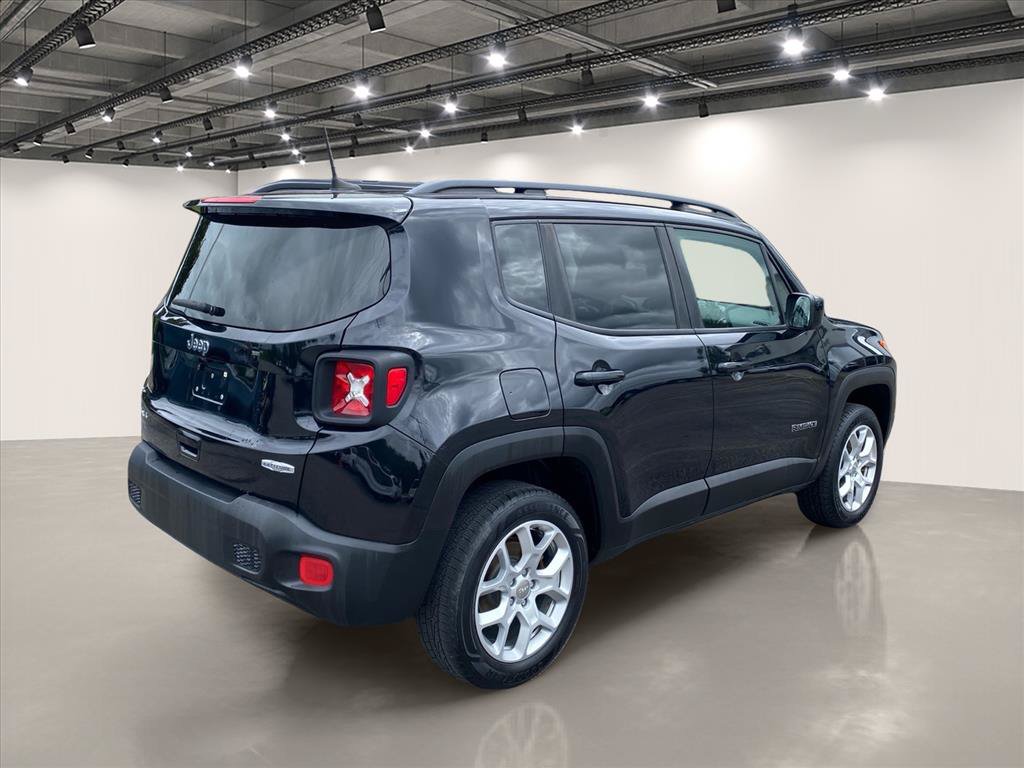 Used 2018 Jeep Renegade Latitude AWD/4WD image 7