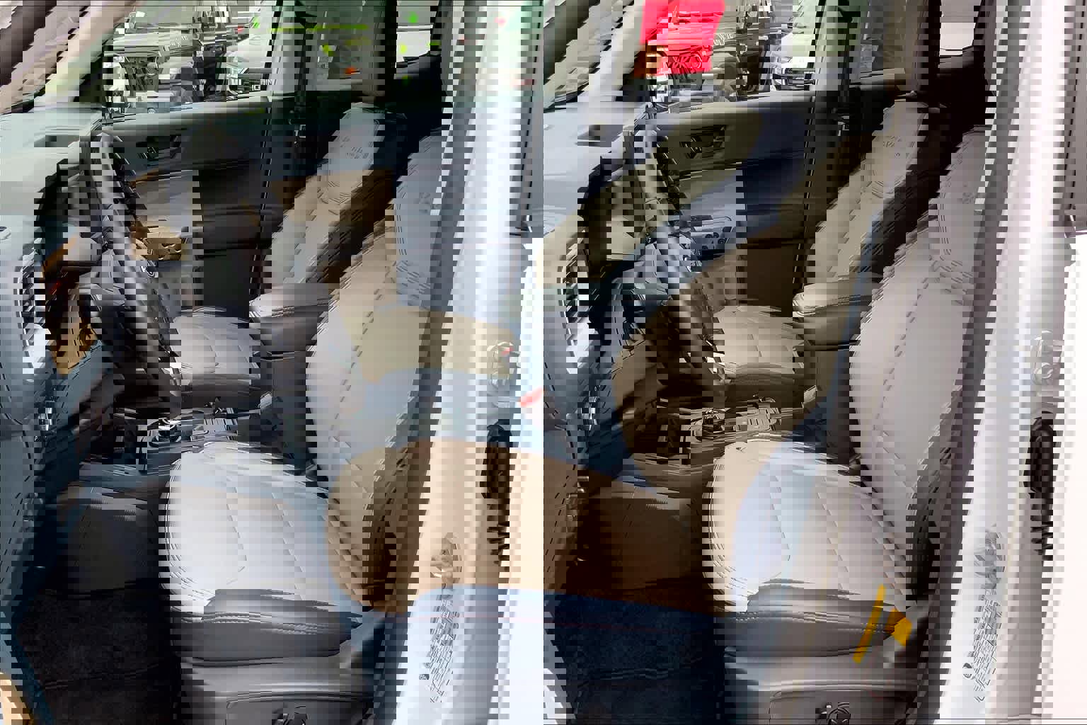 Certified 2025 Ford Maverick Lariat w/ 4K Tow Package image 7