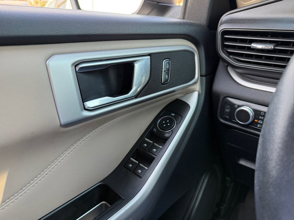 Used 2022 Ford Explorer XLT w/ Class IV Trailer Tow Package image 19