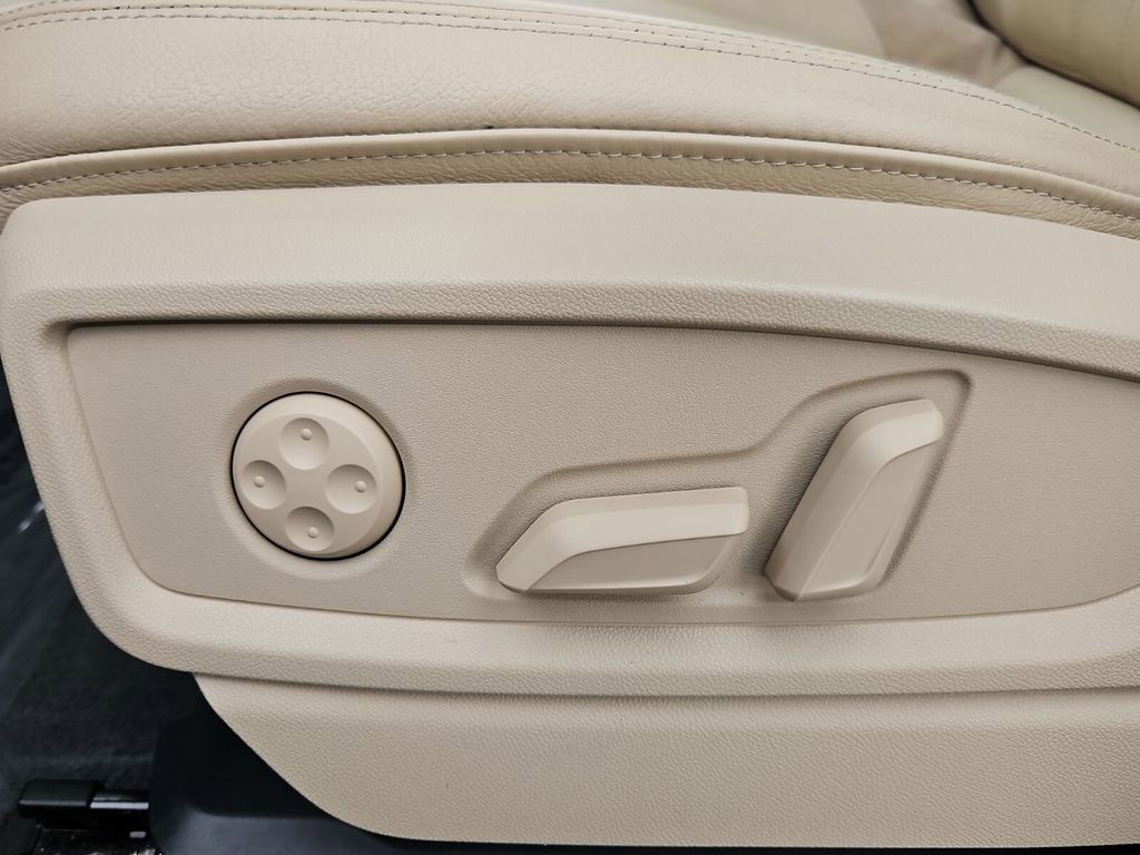 Used 2020 Audi Q5 2.0T Premium image 12