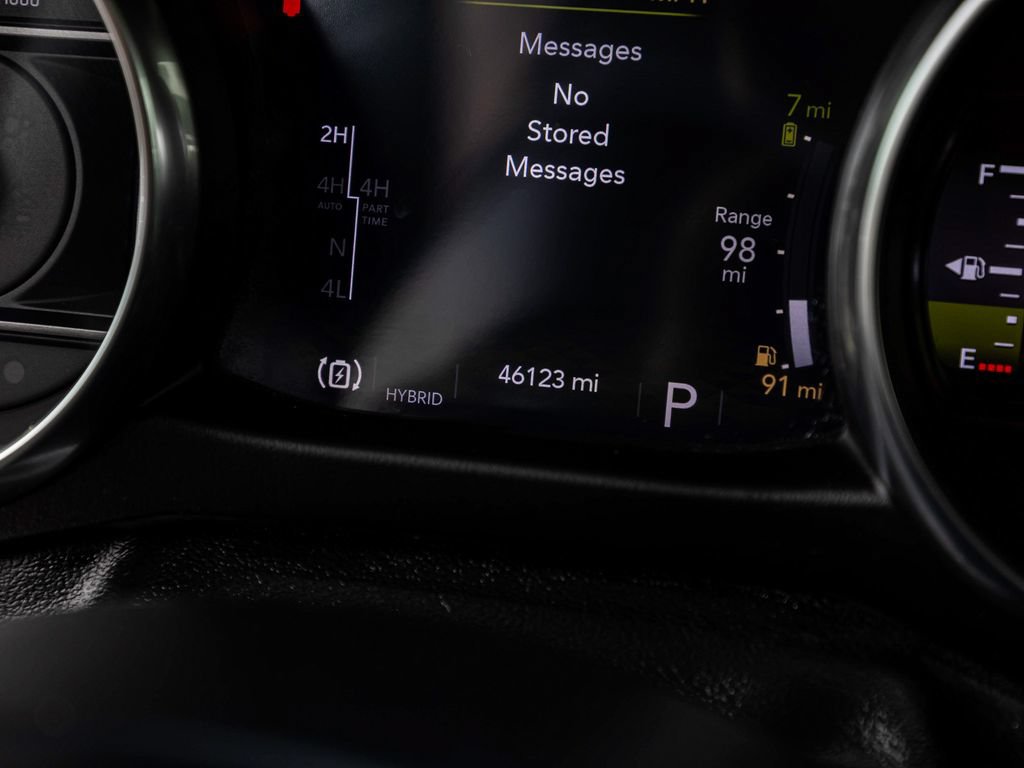 Used 2023 Jeep Wrangler Unlimited Sahara w/ Cold Weather Group AWD/4WD image 14