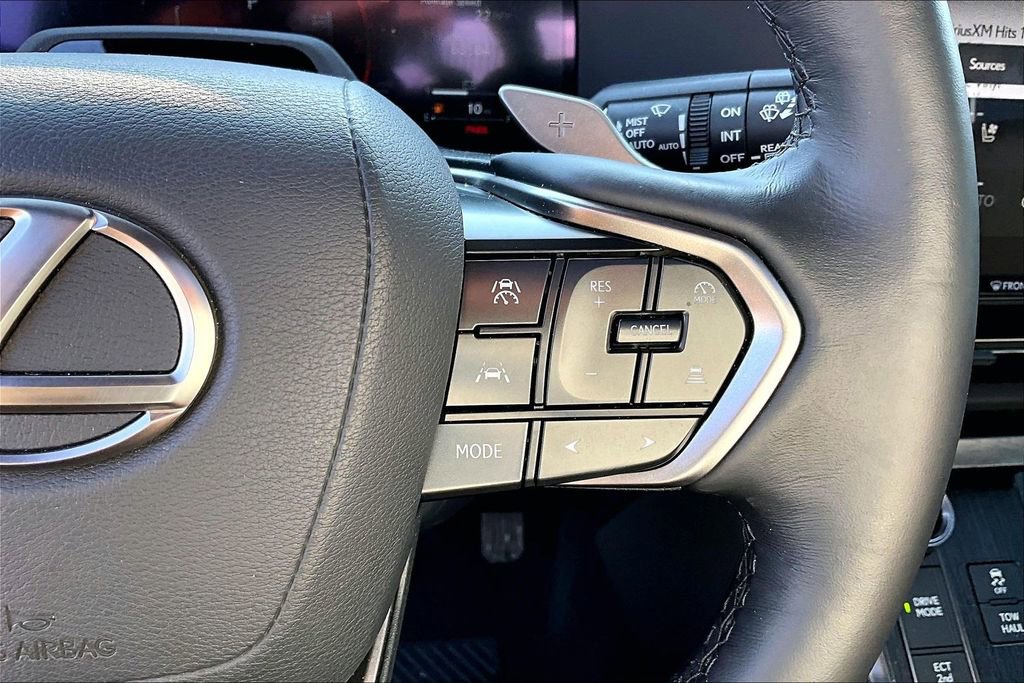 Used 2025 Lexus GX 550 w/ Cold Area Package AWD/4WD image 28
