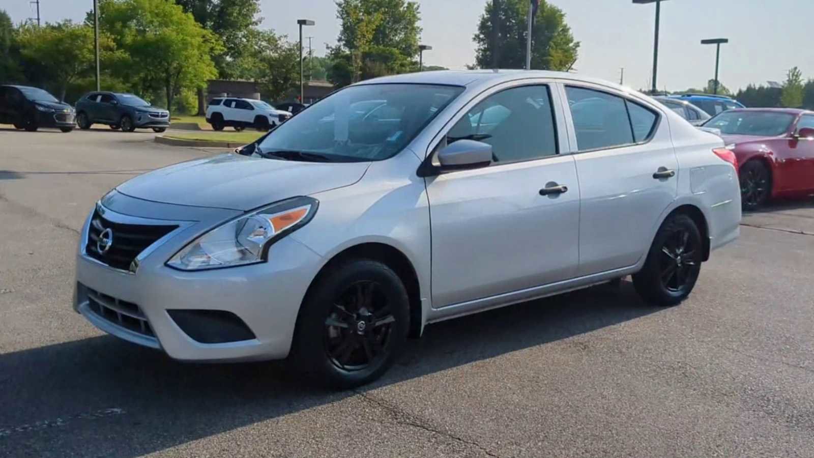 Used 2019 Nissan Versa S Plus image 4