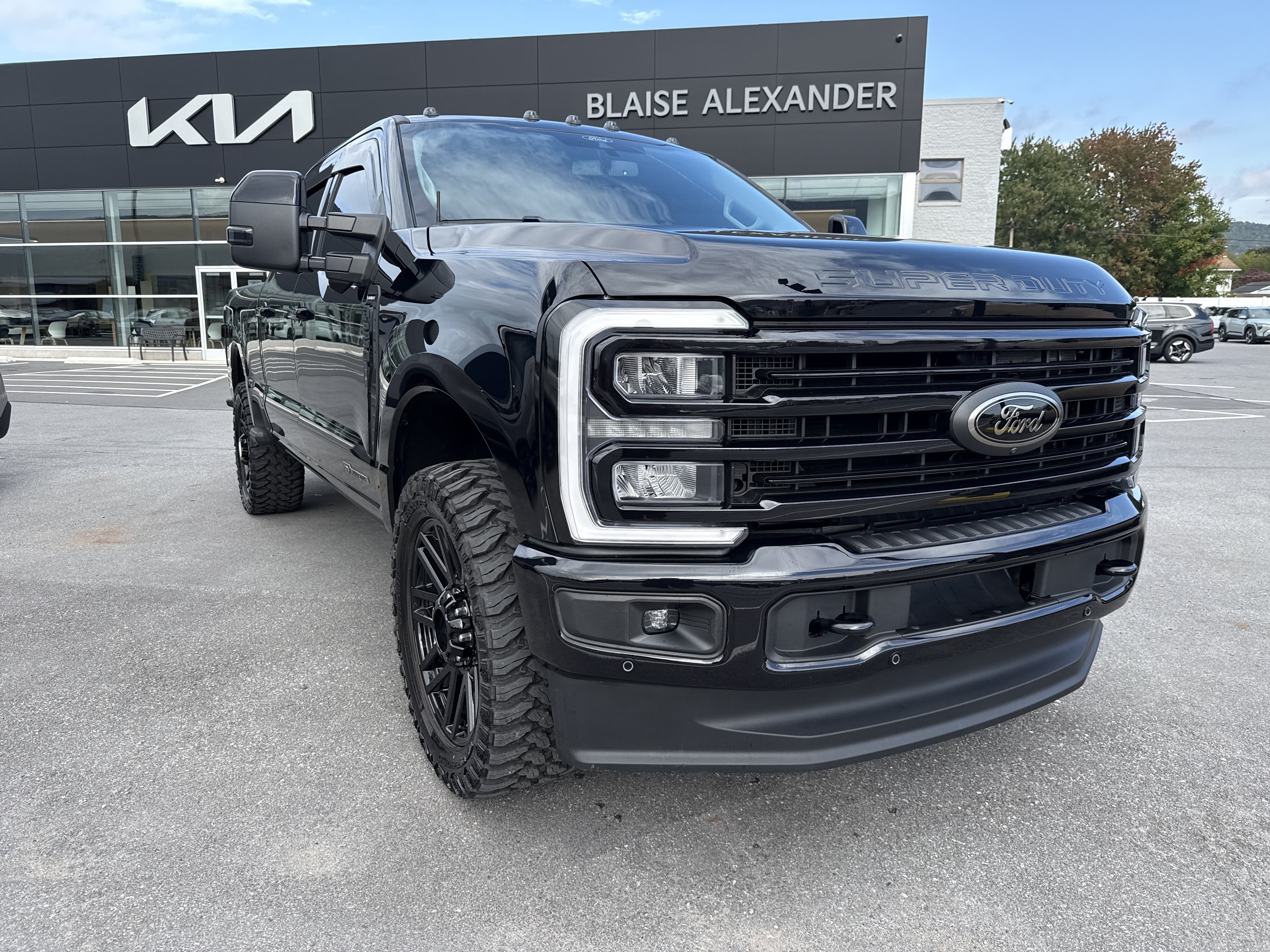Used 2025 Ford F250 Lariat w/ Lariat Ultimate Package