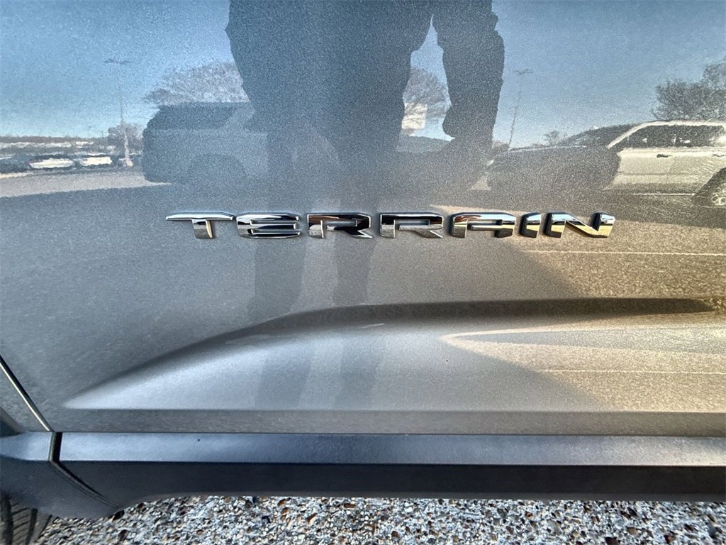 Used 2025 GMC Terrain Elevation image 29