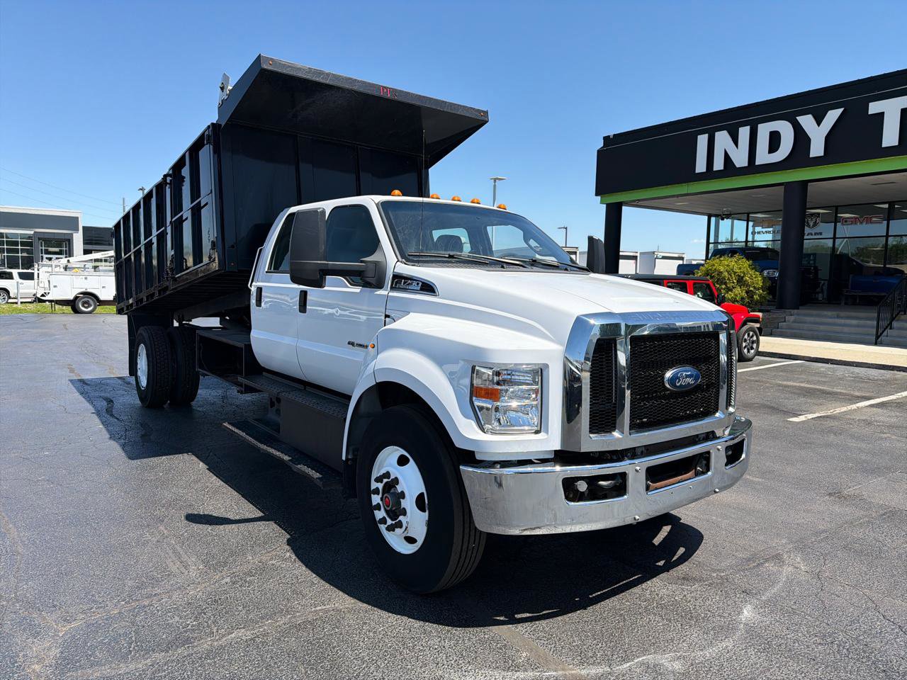 Used 2019 Ford F750 2WD Crew Cab Super Duty image 2