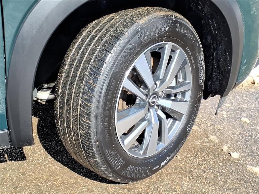 Used 2025 Nissan Pathfinder SL image 4