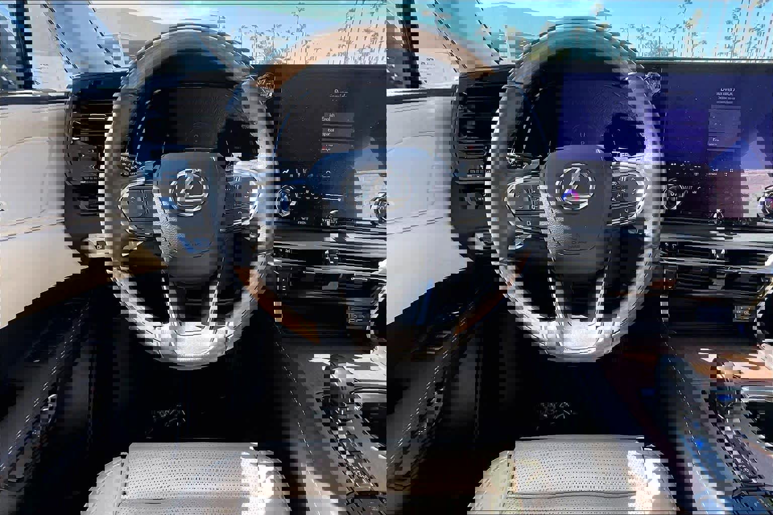 Used 2024 Lexus RX 350 Luxury w/ Convenience Package image 6