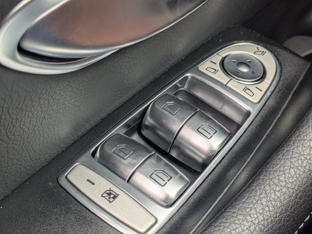 Used 2023 Mercedes-Benz E 350 Sedan w/ Premium Package image 9