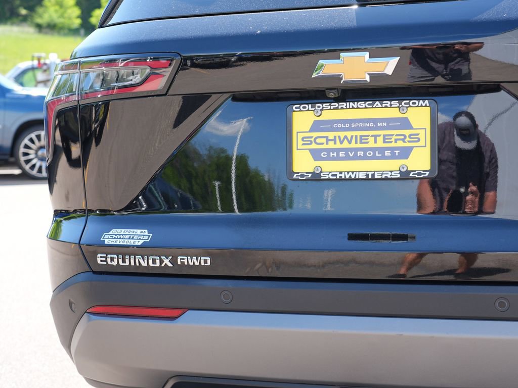 Used 2026 Chevrolet Equinox LT AWD/4WD image 10