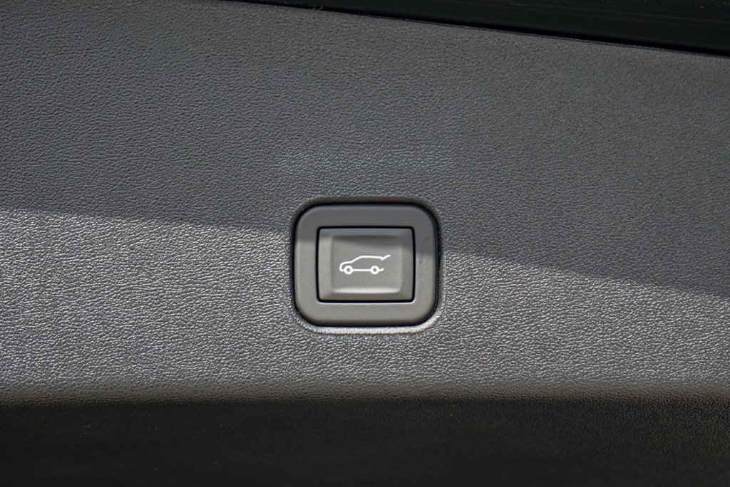 New 2026 Cadillac Optiq Luxury 2 image 26