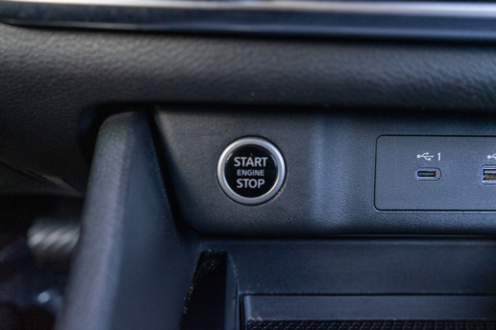 Used 2023 Nissan Rogue S AWD/4WD image 21