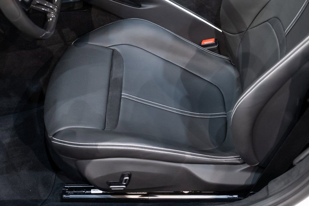 Used 2025 Ferrari Roma Spider image 25