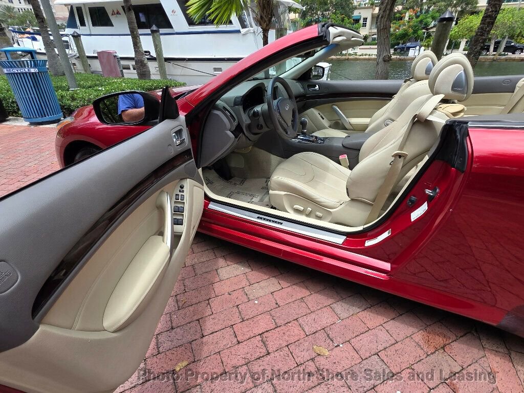Used 2014 INFINITI Q60 Convertible w/ Premium Package RWD image 48