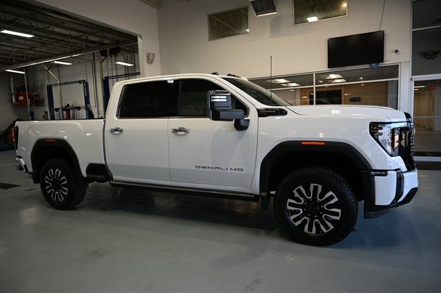 New 2026 GMC Sierra 2500 Denali Ultimate w/ Max Trailering Package image 4