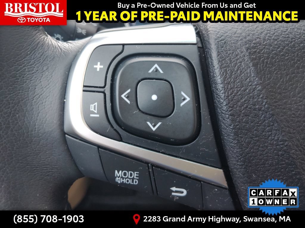Used 2017 Toyota Camry XLE w/ Moonroof Package FWD image 32