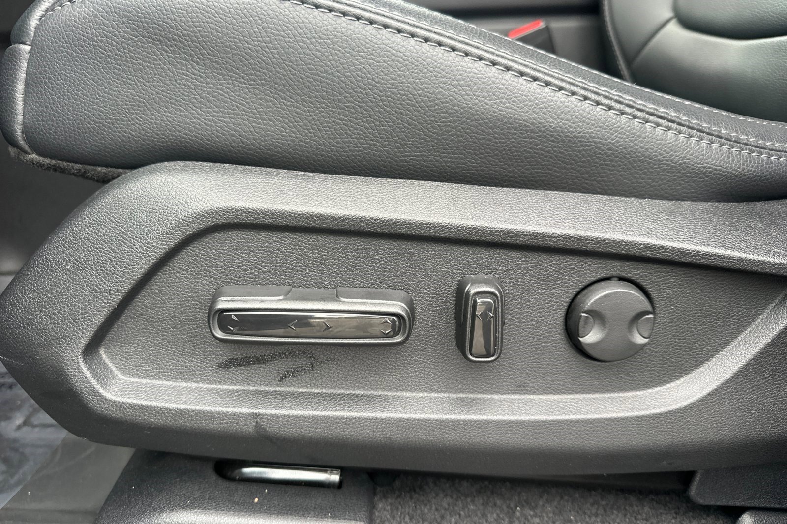 Used 2024 Honda Pilot Touring image 14