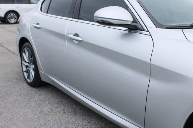 Used 2017 Alfa Romeo Giulia Sprint w/ Cold Weather Package image 48