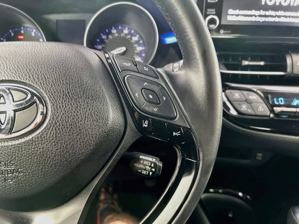 Used 2020 Toyota C-HR XLE FWD image 12