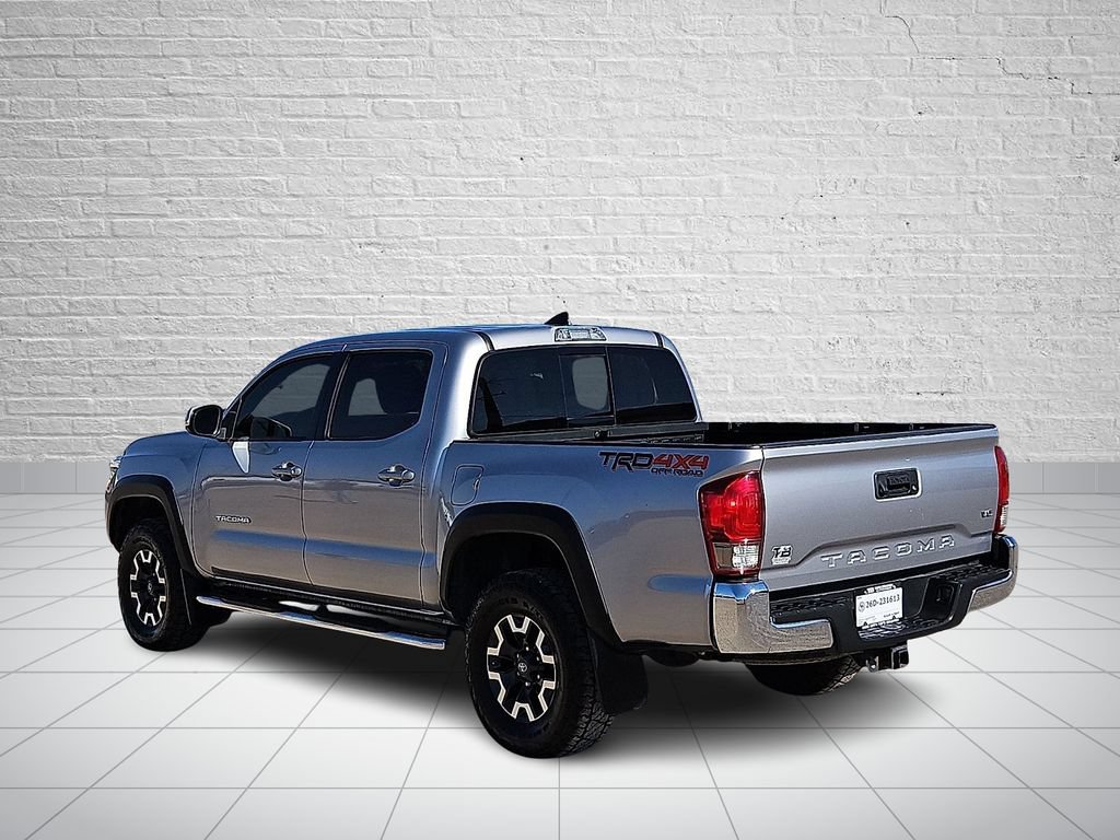 Used 2017 Toyota Tacoma TRD Off-Road w/ Tow Package (A/T) AWD/4WD image 3