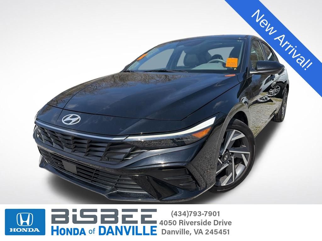 Used 2025 Hyundai Elantra SEL image 1