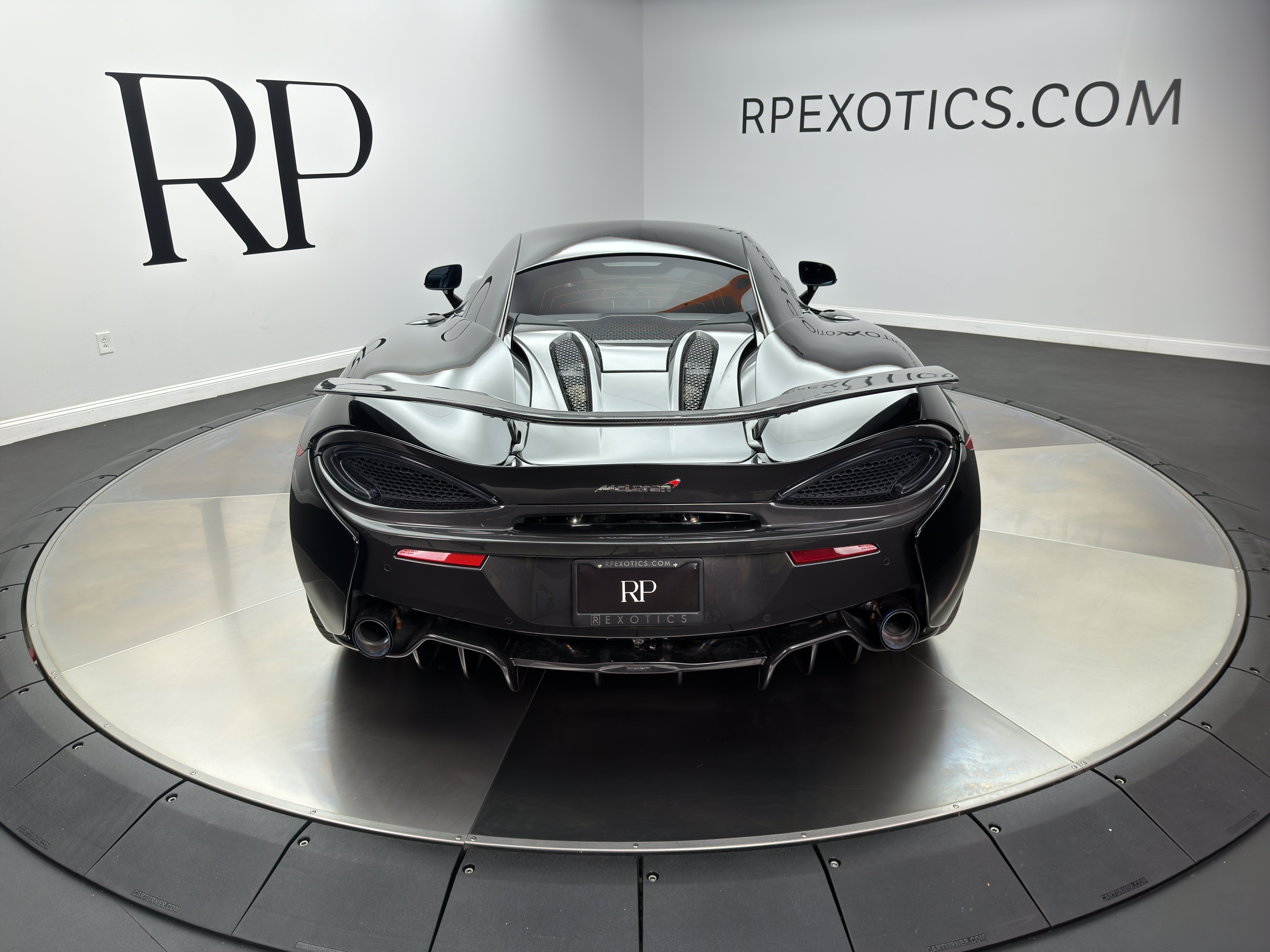 Used 2016 McLaren 570S Coupe RWD image 8