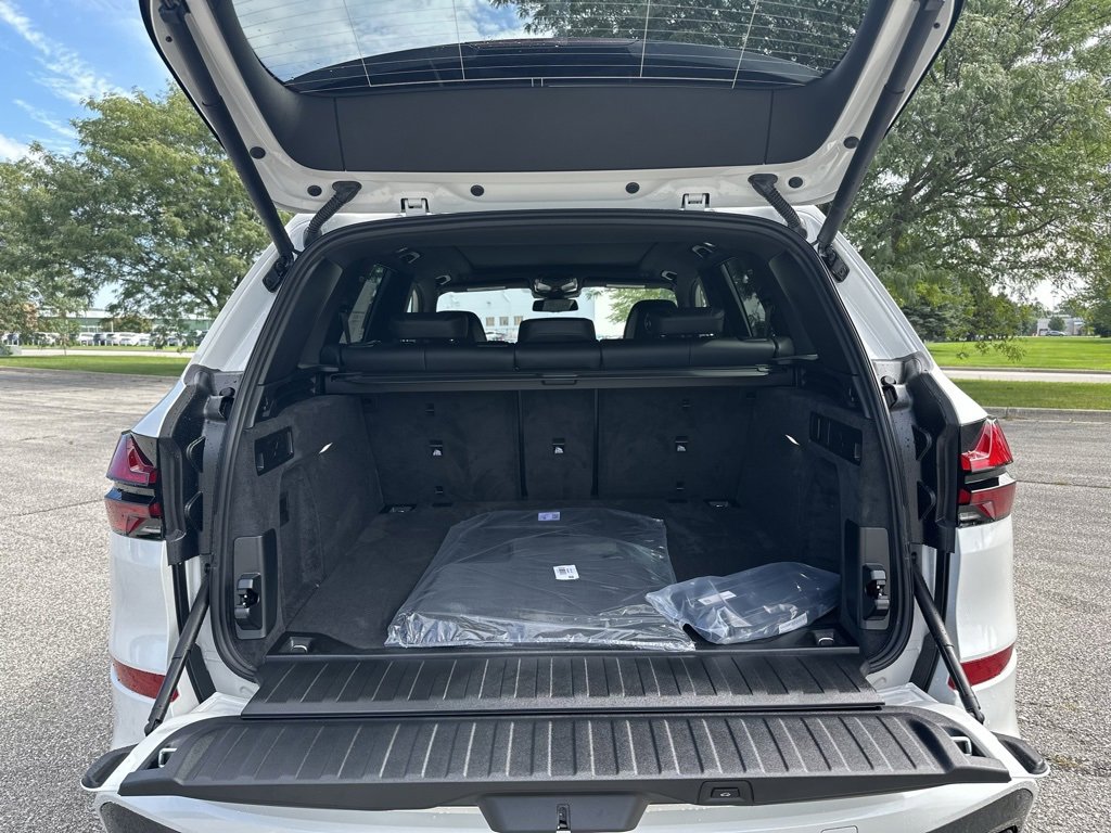 New 2026 BMW X5 M60i image 25