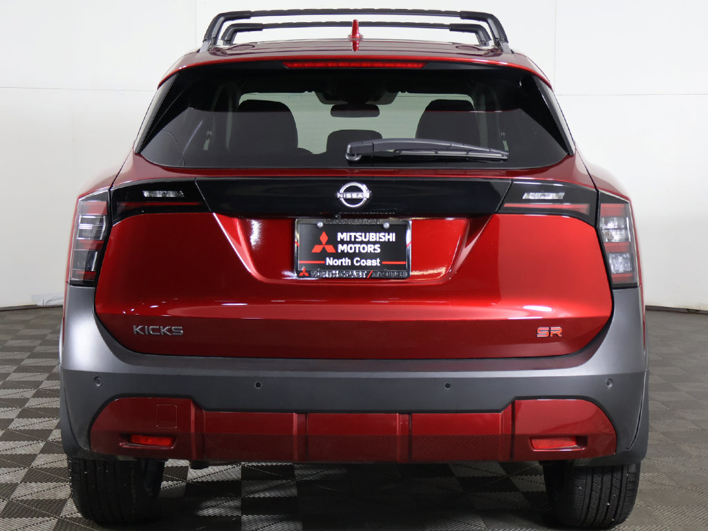 Used 2025 Nissan Kicks SR FWD image 12