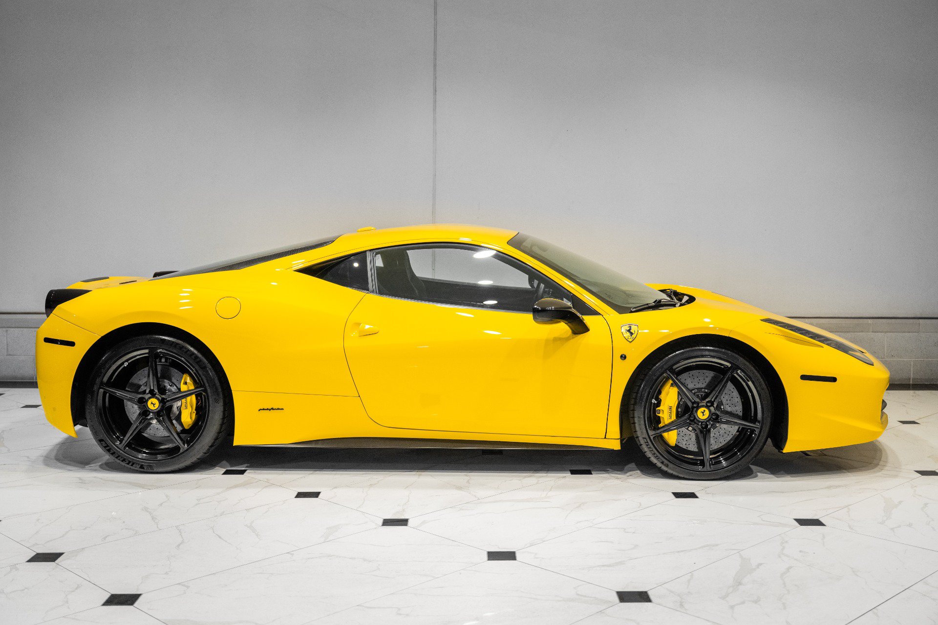 Used 2011 Ferrari 458 Italia Coupe RWD image 6