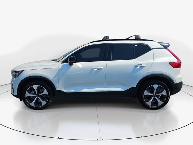 Used 2025 Volvo XC40 B5 Plus w/ Protection Package Premier AWD/4WD image 6