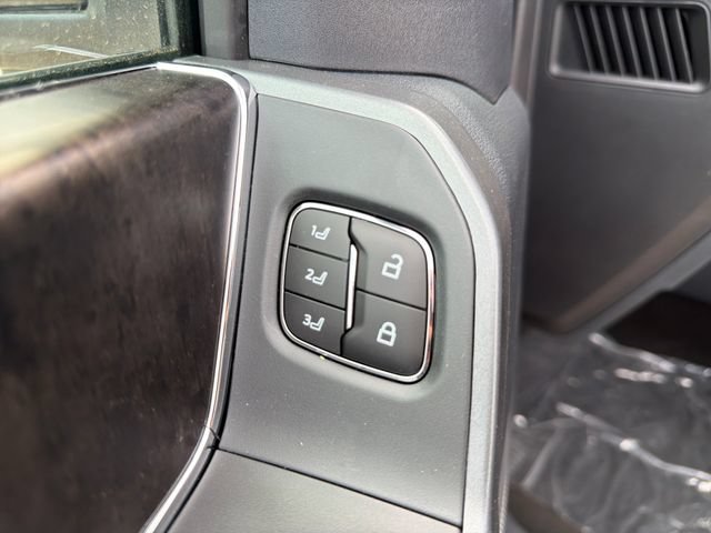 New 2026 Ford F250 Lariat w/ Black Appearance Package AWD/4WD image 19