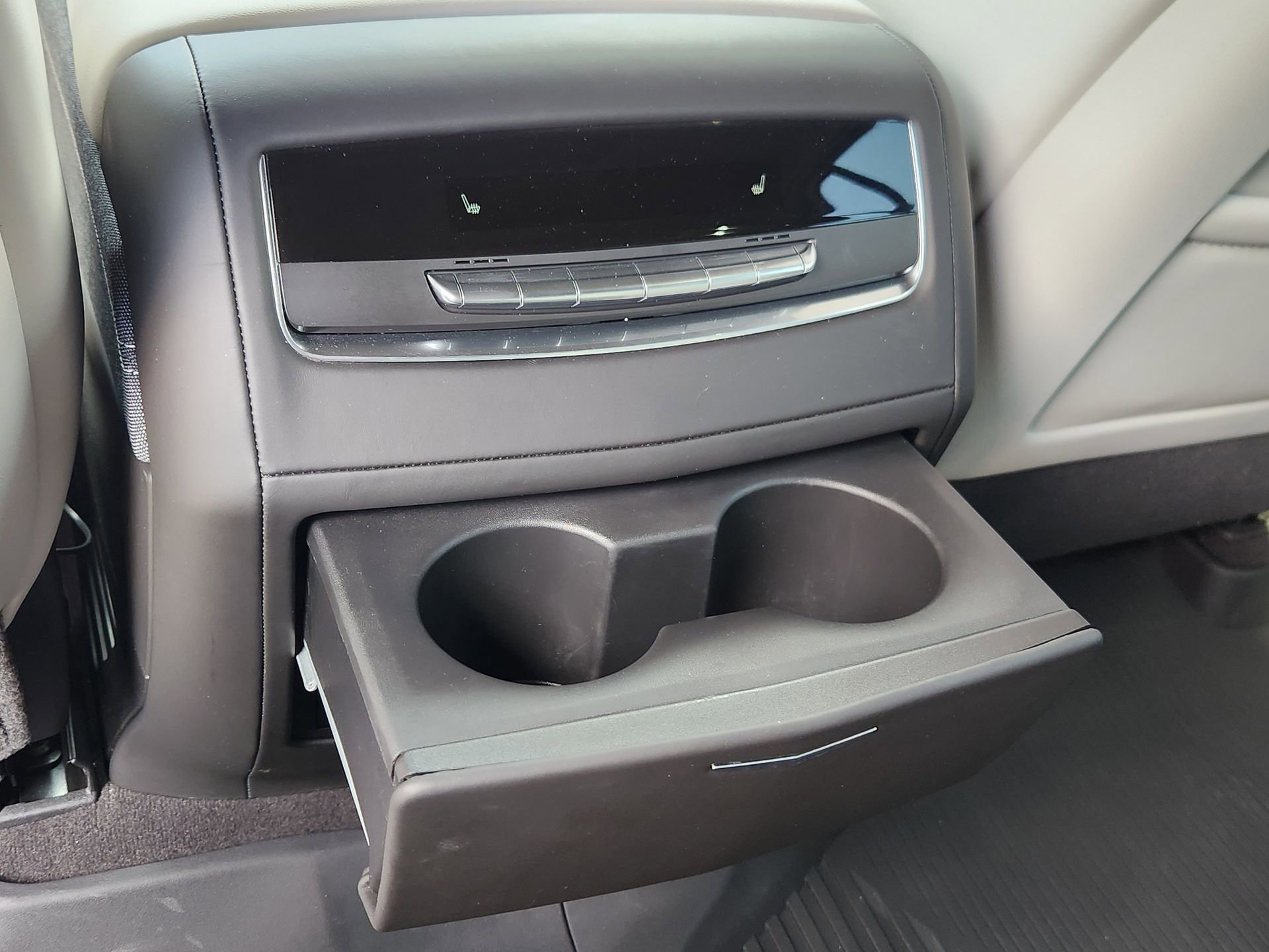 Used 2026 Cadillac Escalade V w/ LPO, ONYX Package image 18