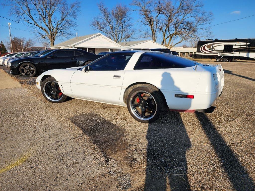 Used 1994 Chevrolet Corvette Coupe RWD image 8