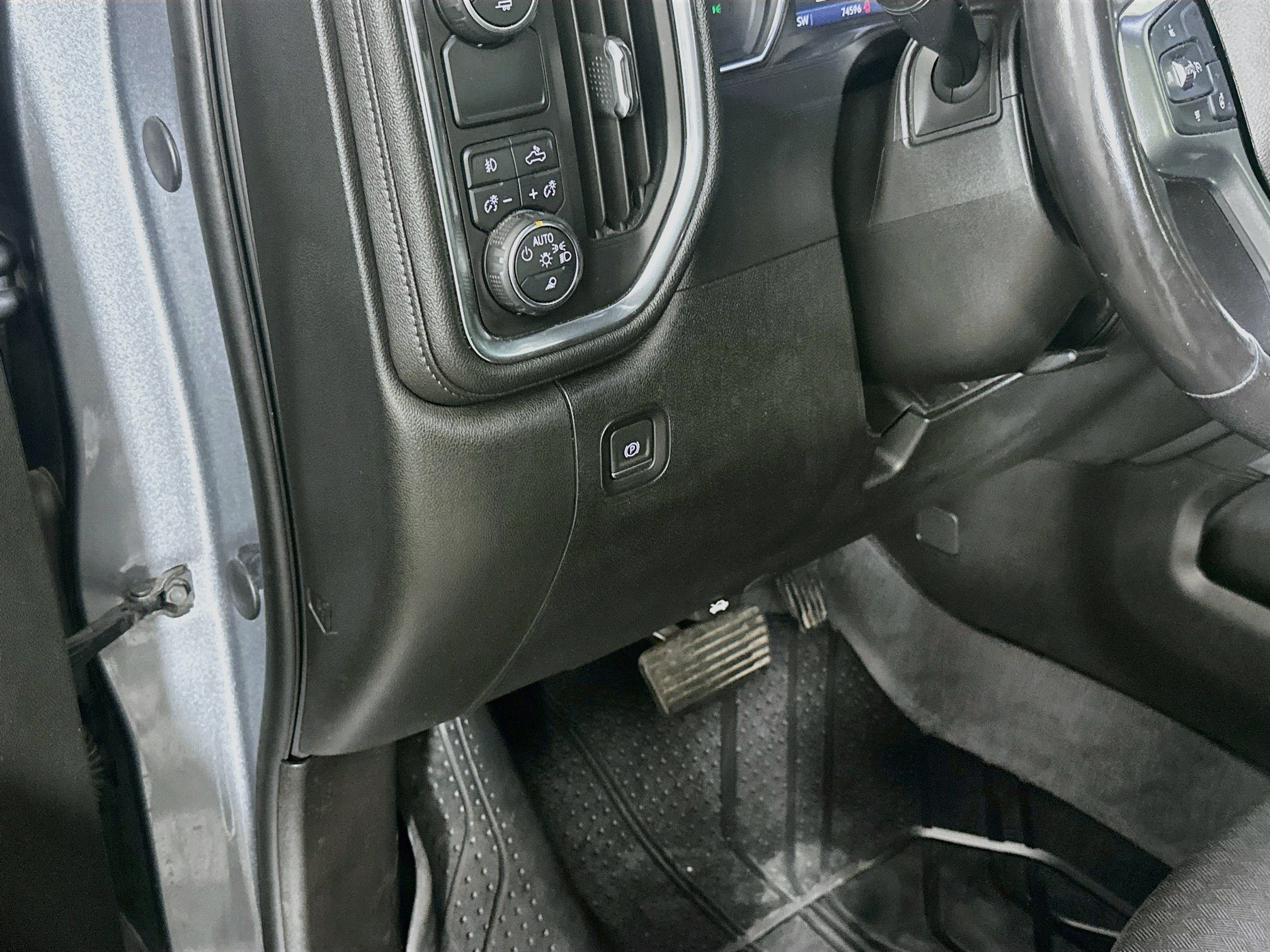 Used 2019 Chevrolet Silverado 1500 RST w/ All-Star Edition RWD image 17
