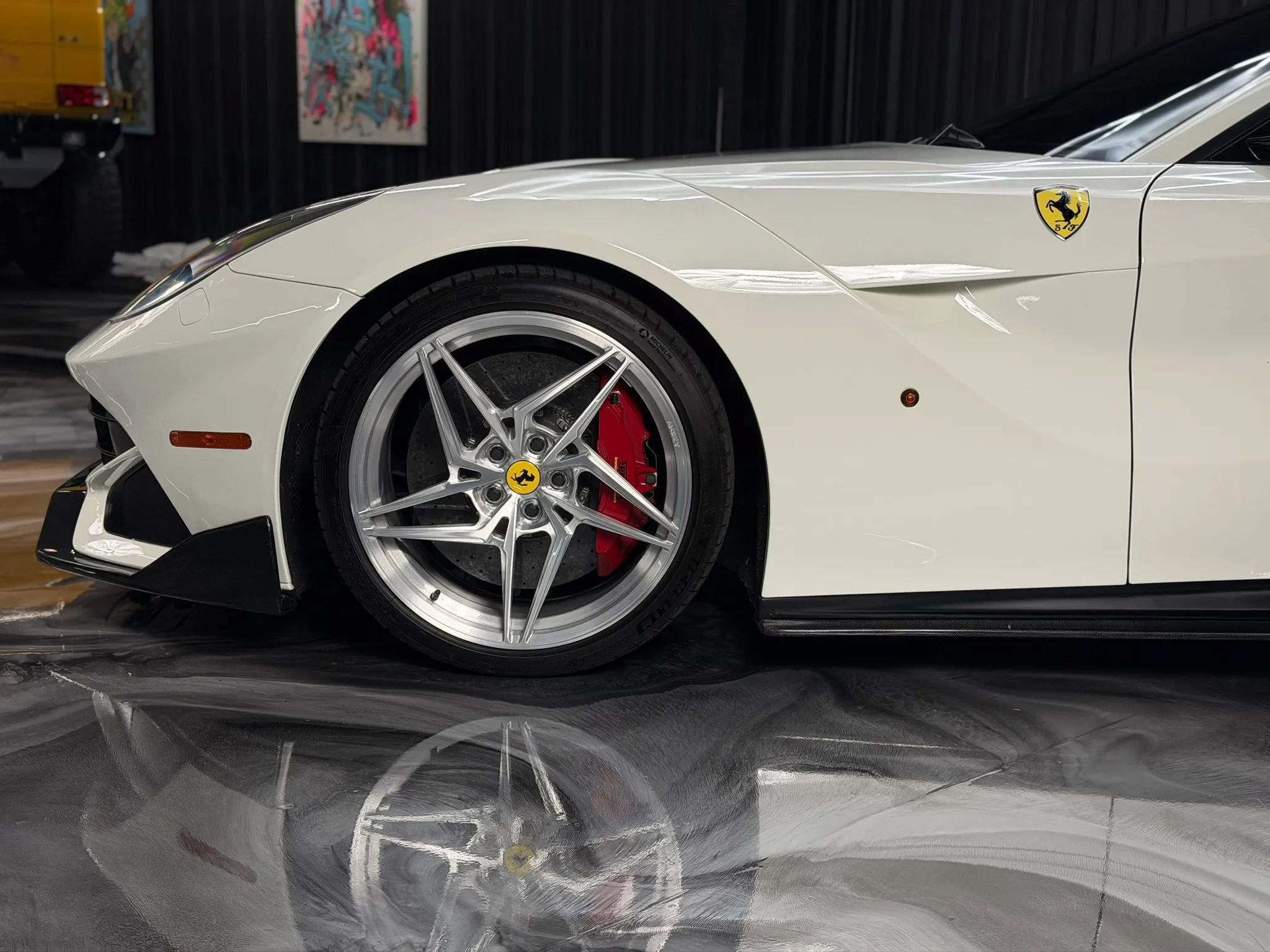 Used 2015 Ferrari F12 Berlinetta RWD image 7