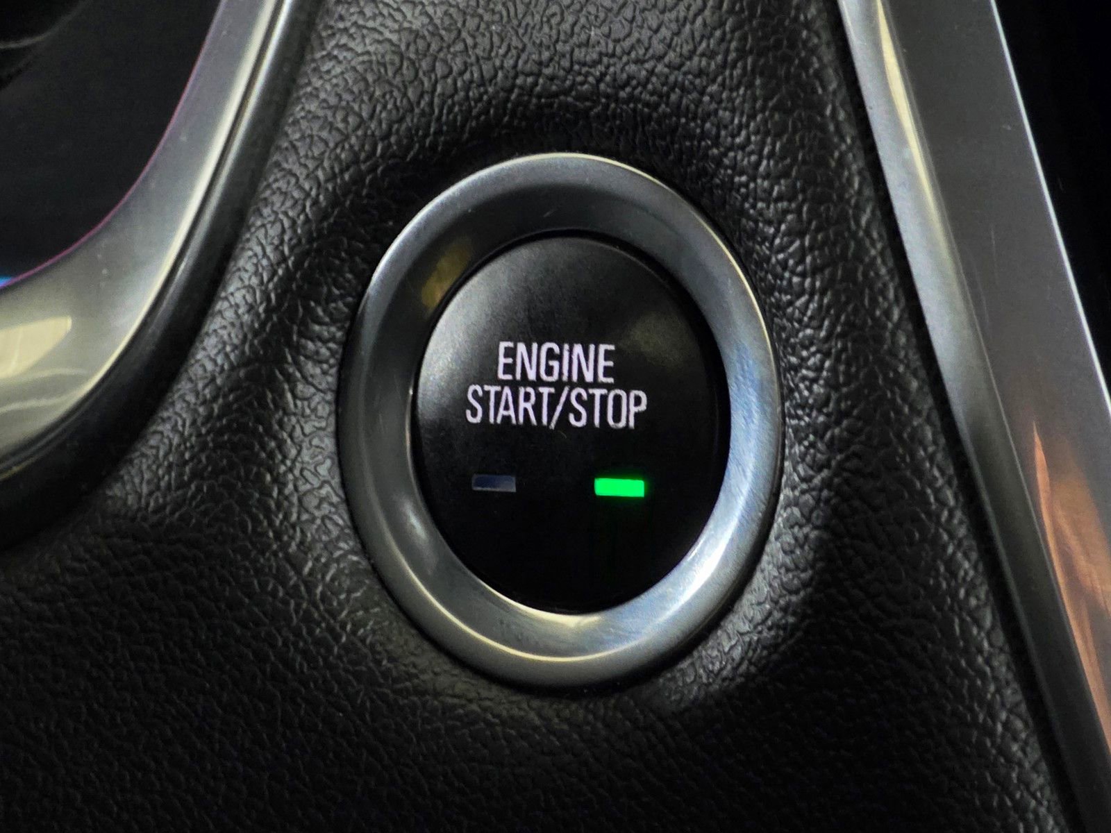 Used 2022 Chevrolet Traverse LT image 31