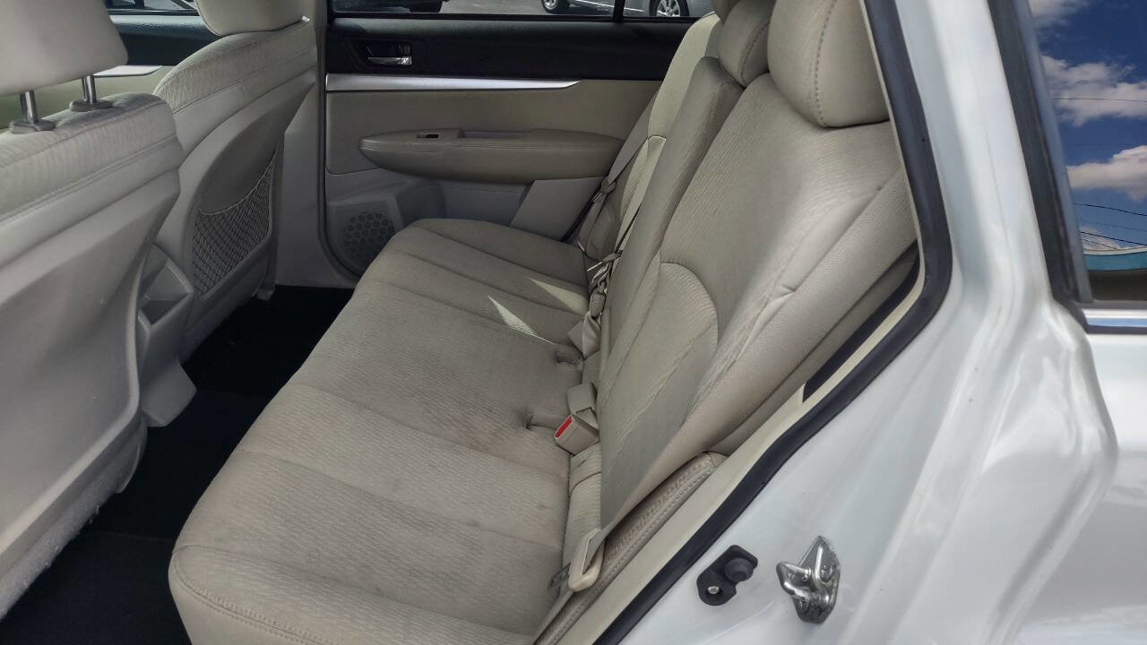 Used 2010 Subaru Outback 2.5i Premium w/ Popular Equipment Group 1B image 32