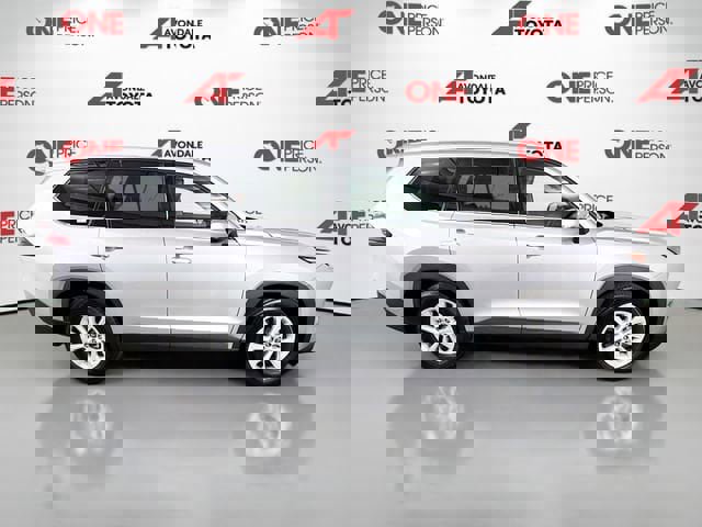 Certified 2025 Toyota Grand Highlander FWD image 8