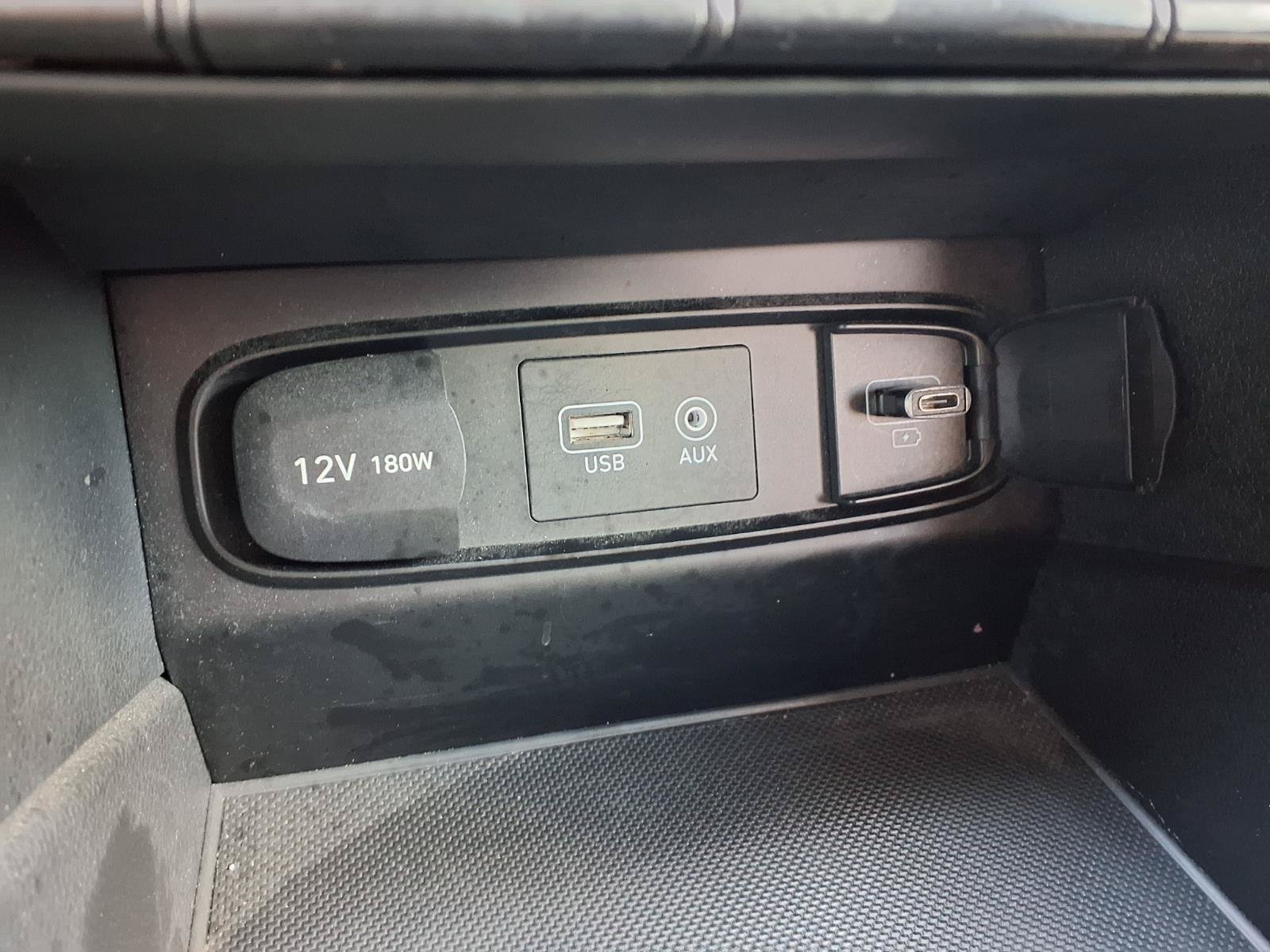 Used 2019 Hyundai Santa Fe SEL FWD image 8