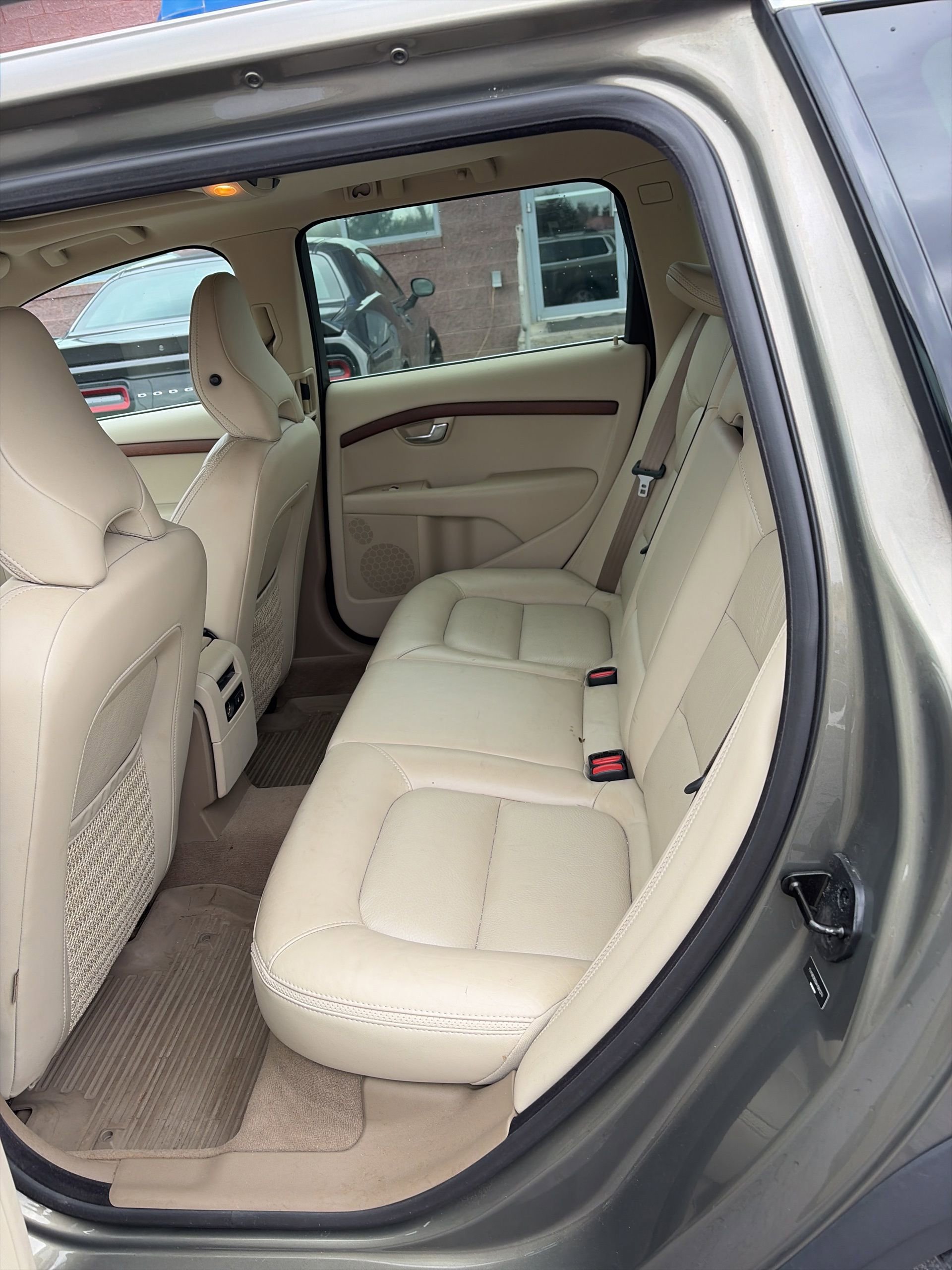 Used 2010 Volvo XC70 3.2 image 10