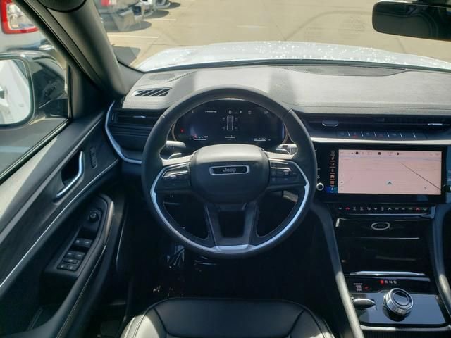 New 2026 Jeep Grand Cherokee Limited w/ Limited Altitude Package AWD/4WD image 9