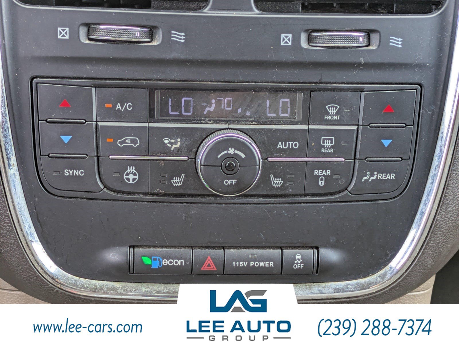 Used 2014 Chrysler Town & Country Touring w/ Driver Convenience Group FWD image 18