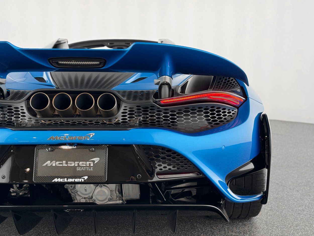 Used 2022 McLaren 765LT image 48