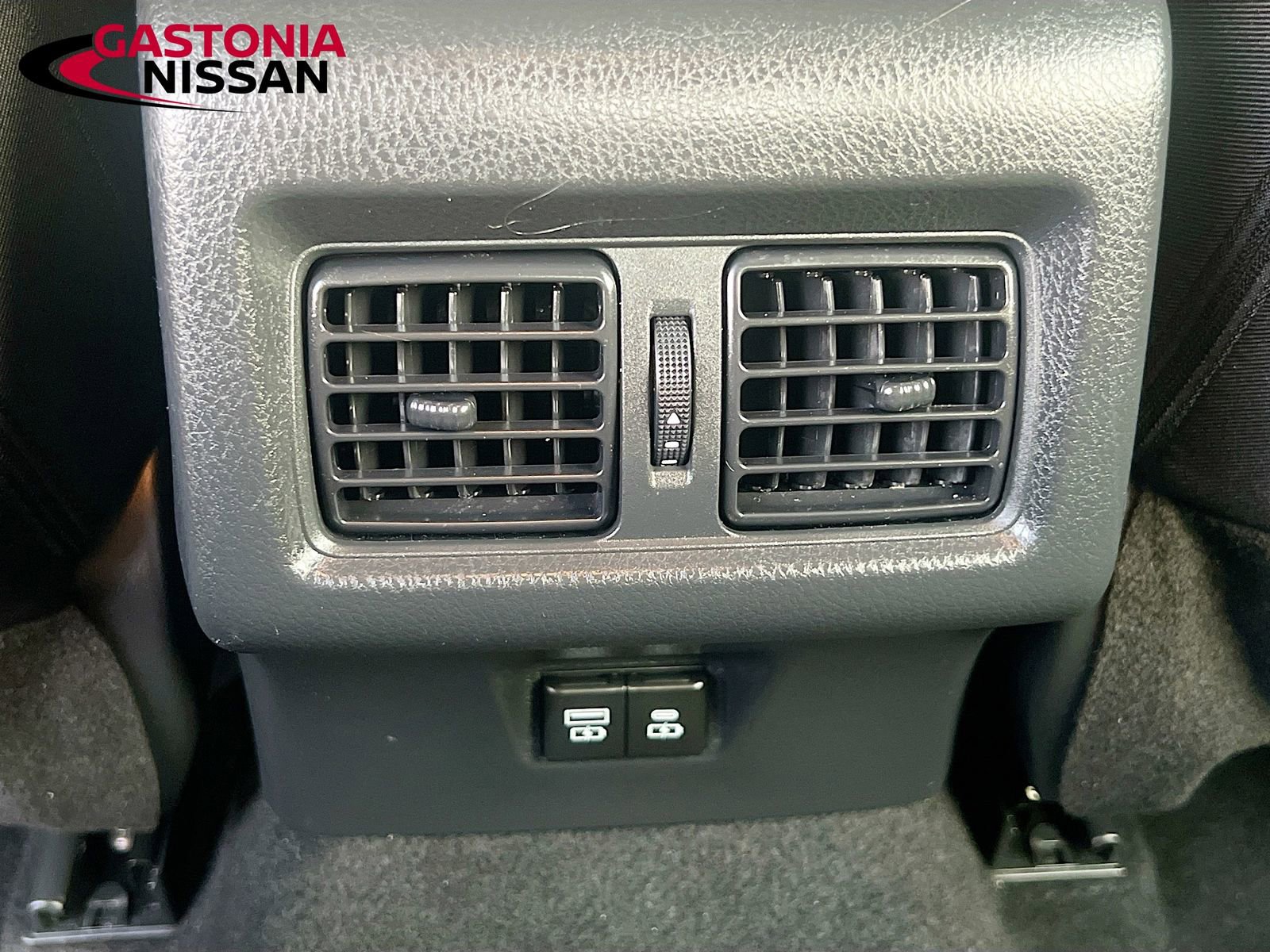 Used 2025 Toyota Camry LE image 32