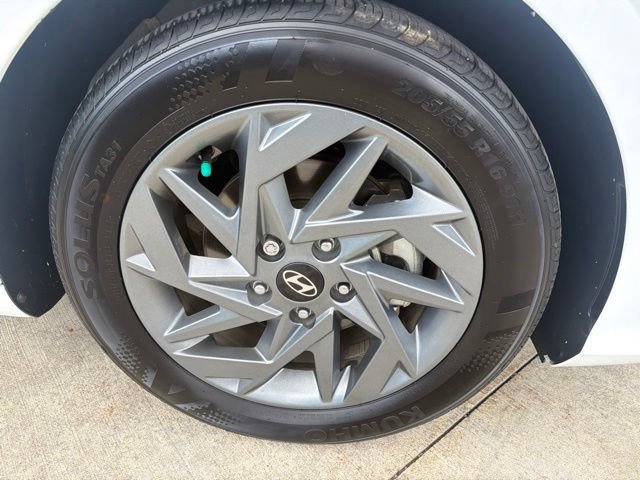 Used 2024 Hyundai Elantra SEL FWD image 26