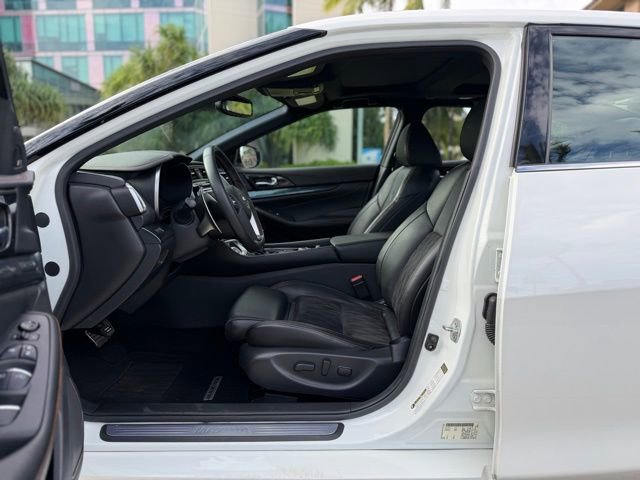 Used 2022 Nissan Maxima SR w/ Sport Mat Group image 9