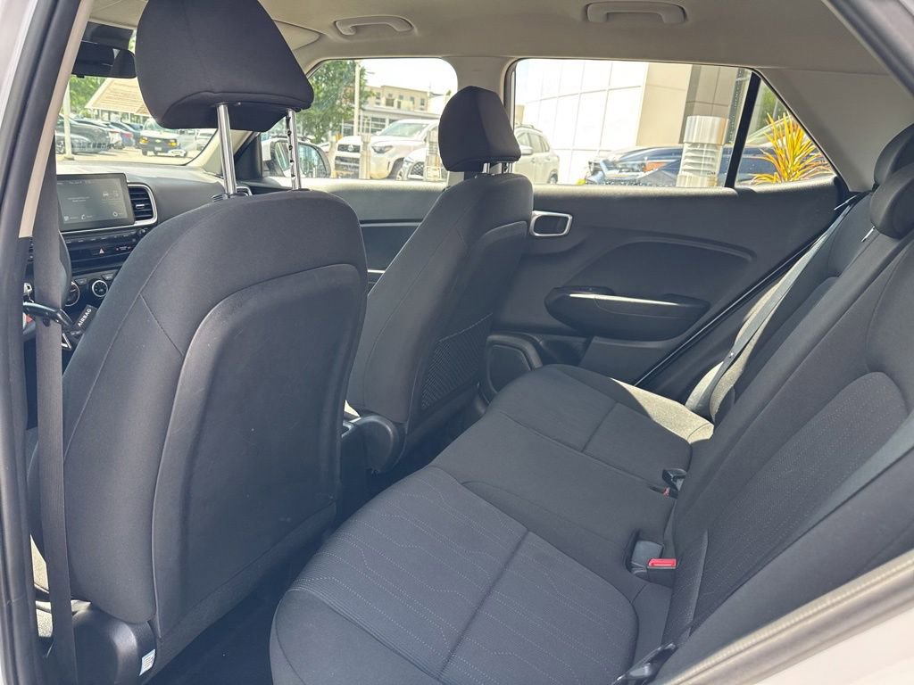 Used 2021 Hyundai Venue SE FWD image 16