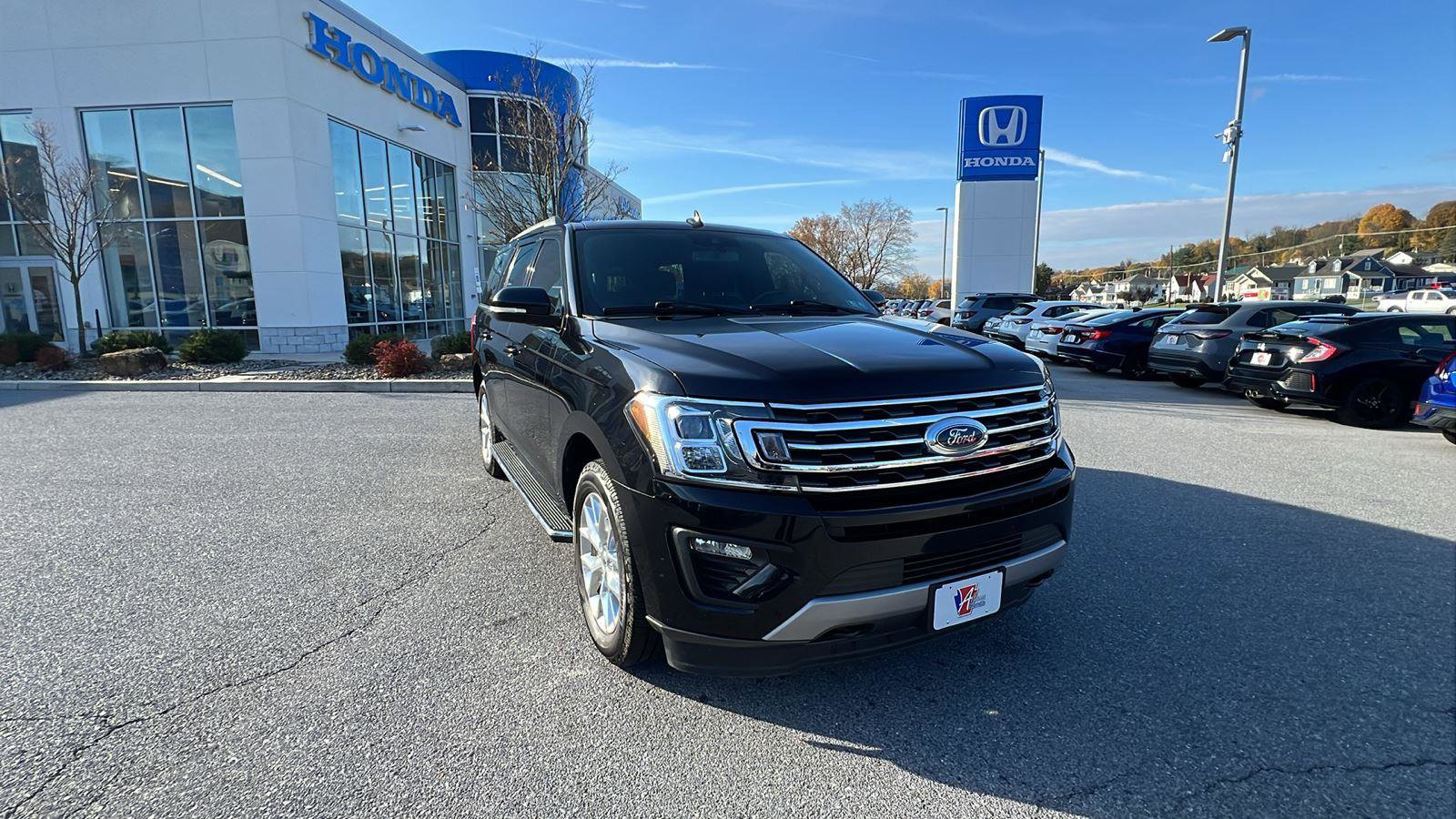 Used 2021 Ford Expedition XLT image 2