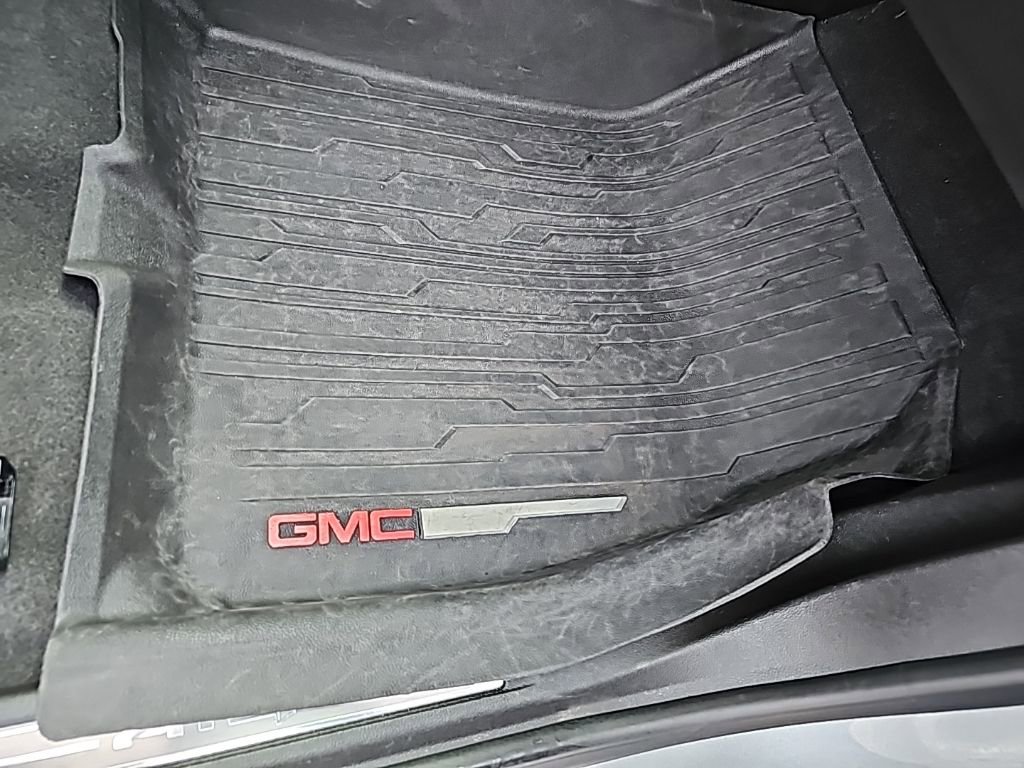 Used 2023 GMC Acadia AT4 w/ Technology Package image 30