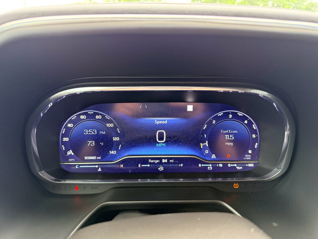 Used 2022 Chevrolet Suburban LT RWD image 21